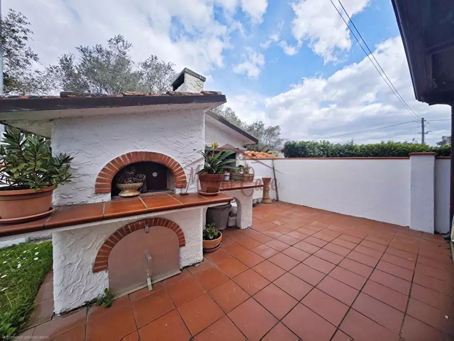 Immagine 51 di Porzione di casa in vendita  a Fosdinovo