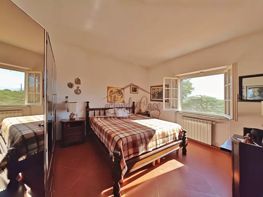 Immagine 40 di Villa in vendita  in Via Forano 9 a Ameglia