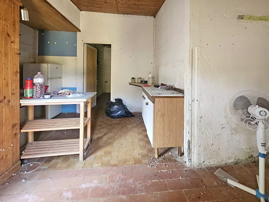 Immagine 18 di Rustico / casale in vendita  a Ameglia