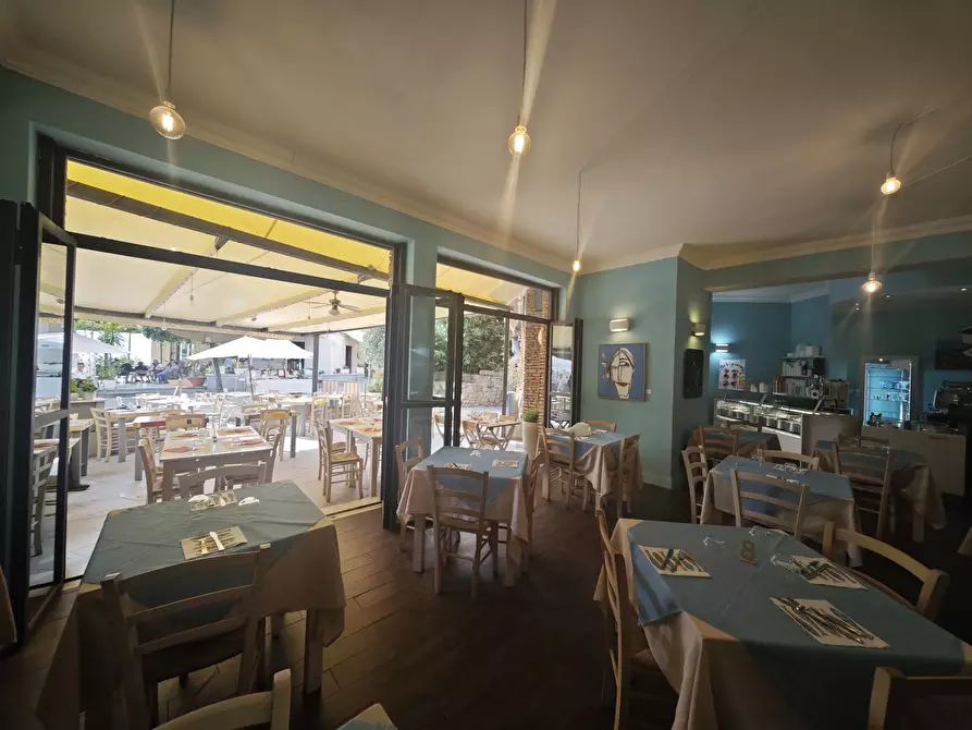 Immagine 31 di Locale commerciale in vendita  in Località Fiascherino 7 a Lerici