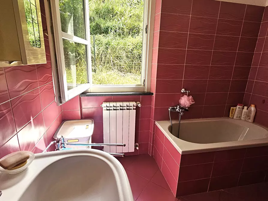 Immagine 28 di Villa in vendita  a Sarzana