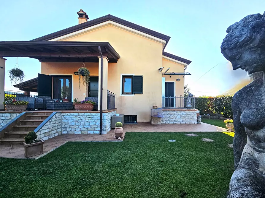 Immagine 1 di Porzione di casa in vendita  in Via Privata Ghiggini 8 a Sarzana