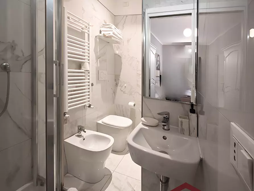 Immagine 9 di Trilocale in vendita  in Piazza Saint Bon 5 a La Spezia