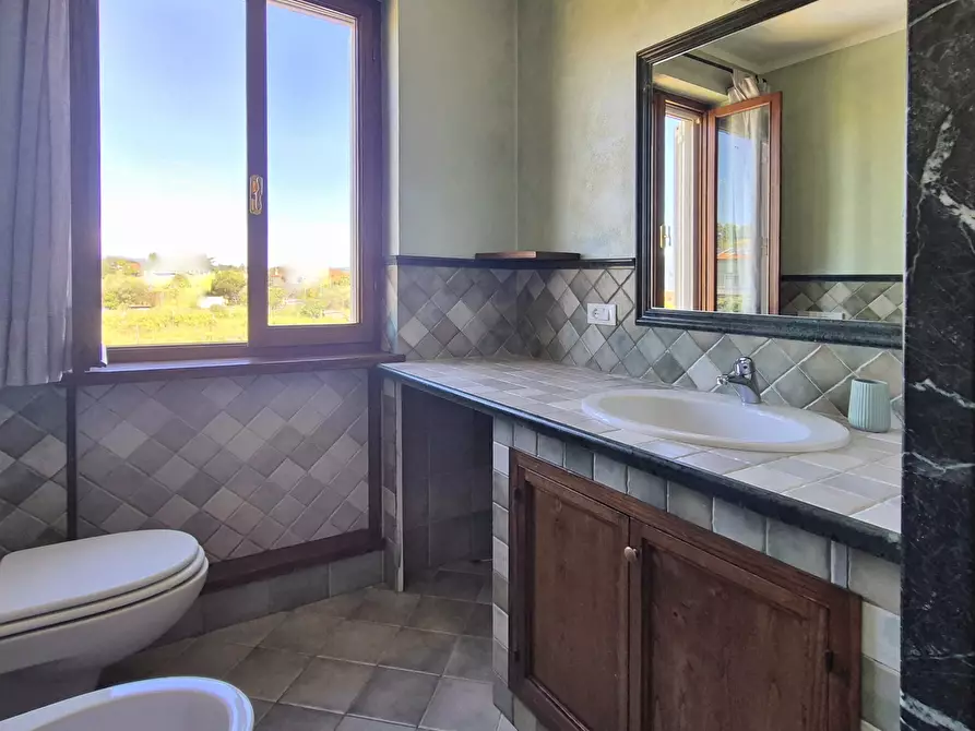 Immagine 21 di Trilocale in vendita  in Via Canale 106 a Castelnuovo Magra