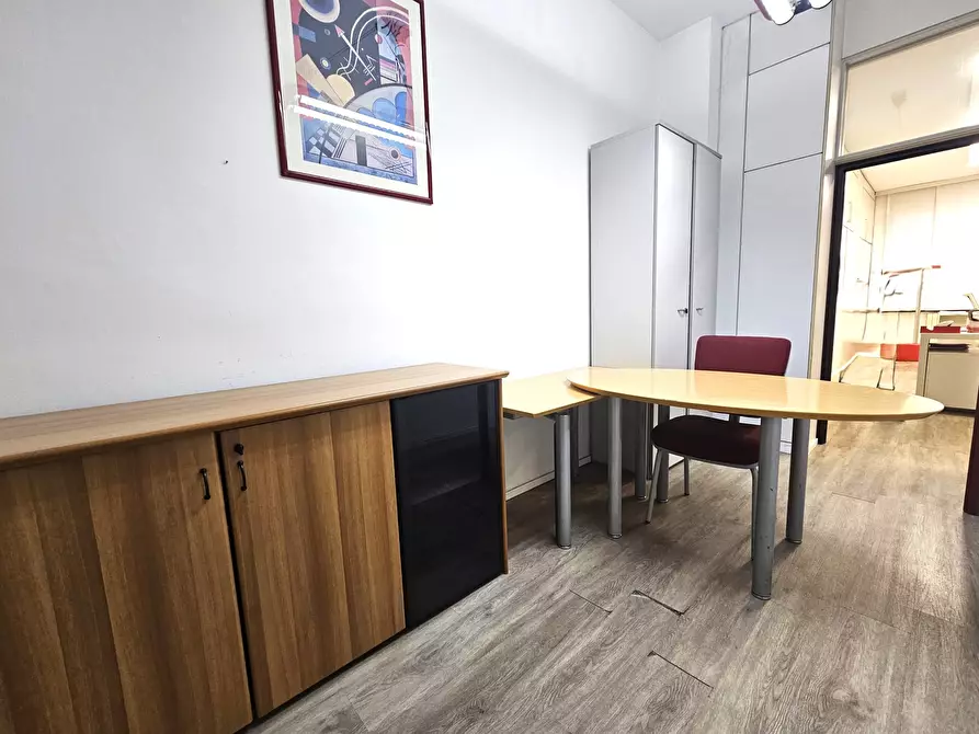 Immagine 13 di Pentalocale in vendita  a Sarzana