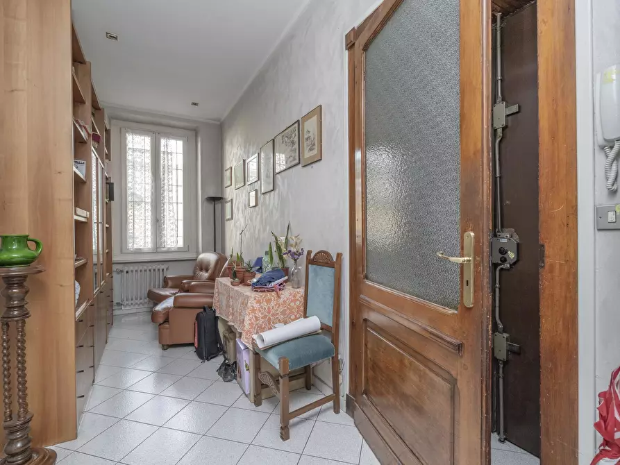 Immagine 5 di Pentalocale in vendita  in Via Michele Buniva 4 a Torino