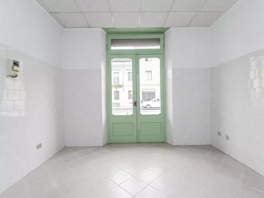 Immagine 9 di Ufficio in vendita  in Strada di Settimo 81 a Torino