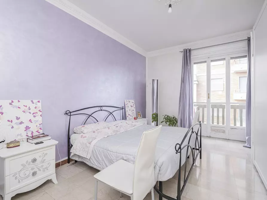 Immagine 12 di Trilocale in vendita  in Via Aosta 60 a Torino