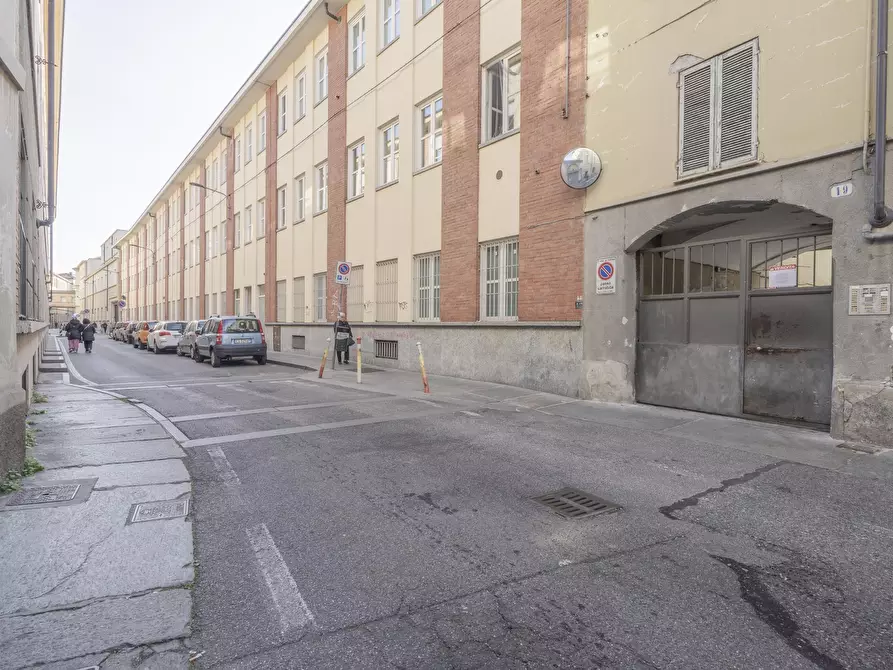 Immagine 1 di Bilocale in vendita  in Via San Giuseppe Benedetto Cottolengo 19 a Torino
