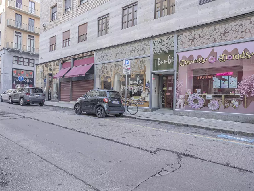 Immagine 30 di Attività commerciale in vendita  in Via Antonio Gramsci 15 a Torino