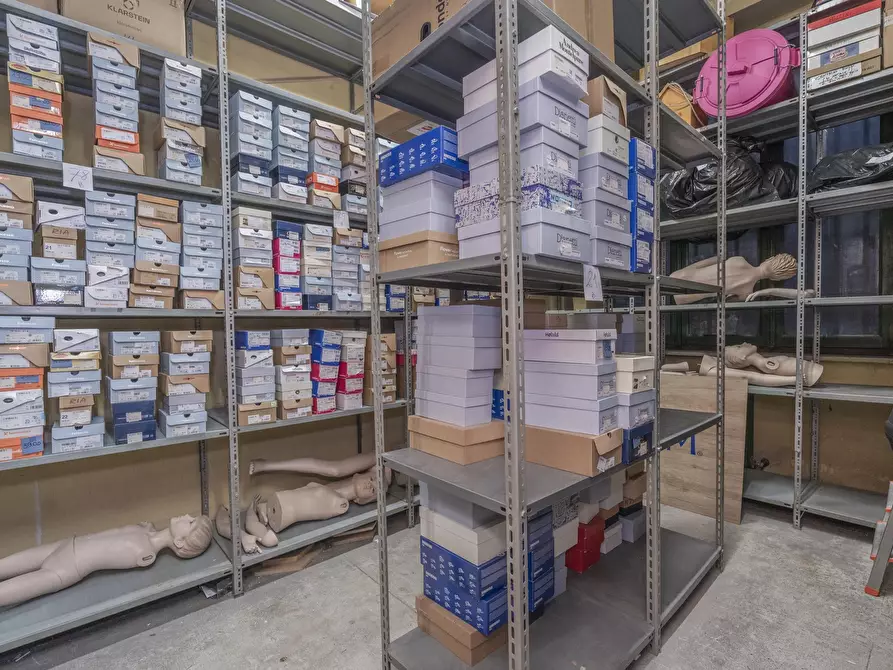 Immagine 21 di Attività commerciale in vendita  in Via Antonio Gramsci 15 a Torino