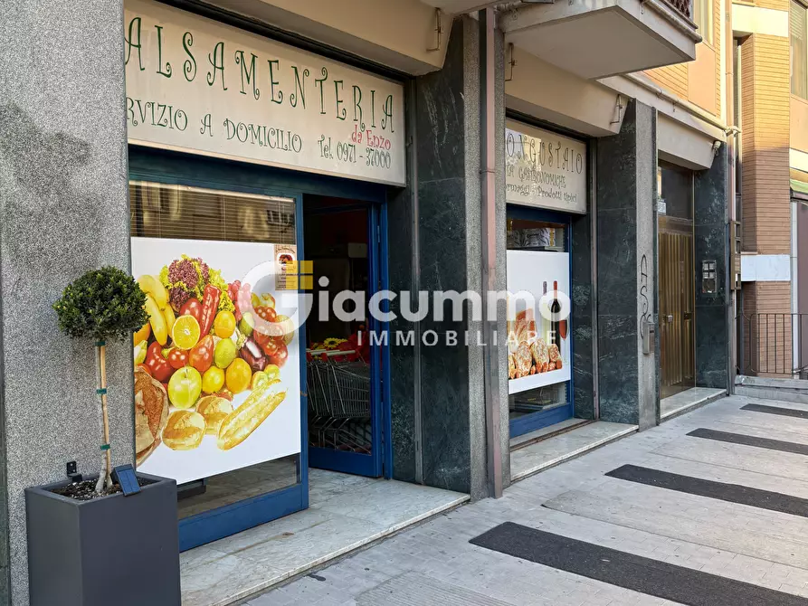 Immagine 3 di Locale commerciale in vendita  in Via Giuseppe Mazzini 23 a Potenza