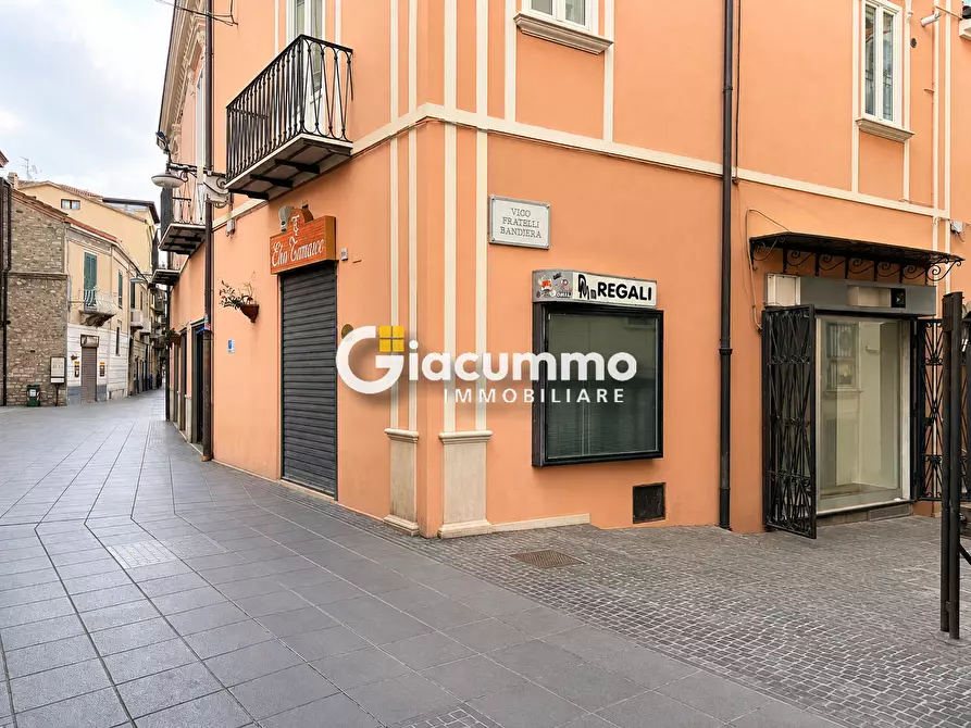 Immagine 13 di Locale commerciale in vendita  in Via Fratelli Bandiera 1 a Potenza