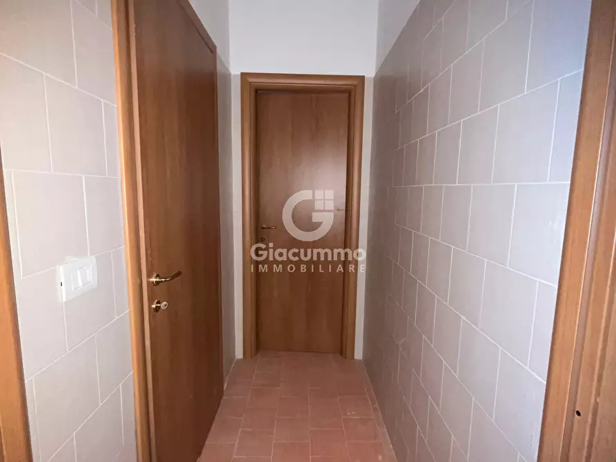 Immagine 9 di Locale commerciale in vendita  in Via Carlo Armellini 6 a Potenza