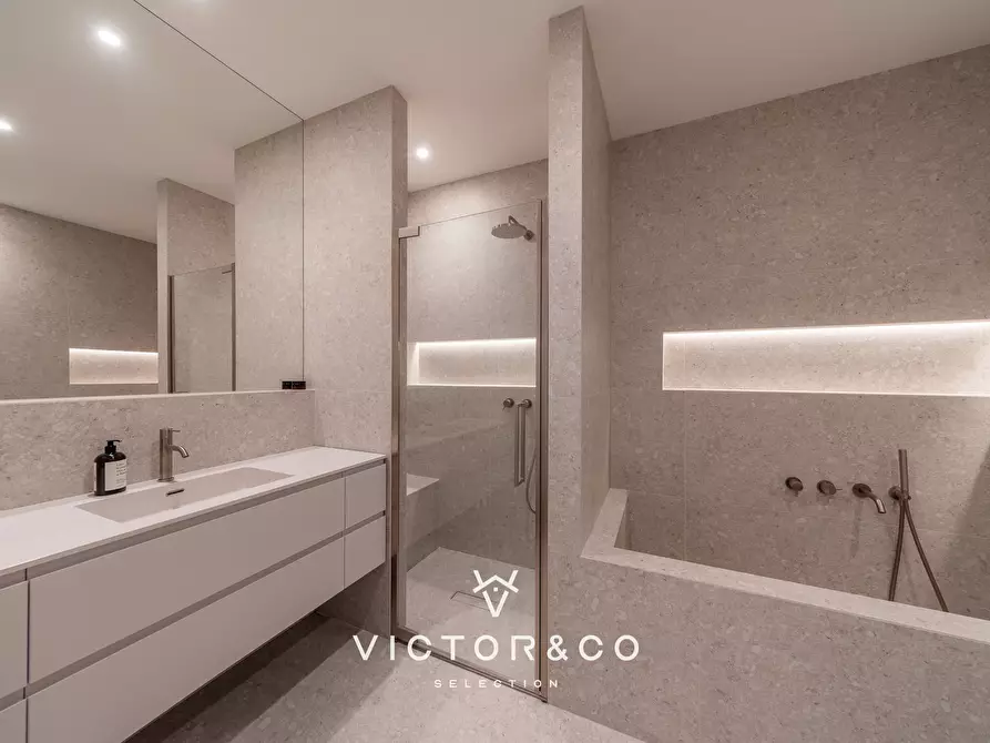 Immagine 29 di Attico in vendita  a Novara