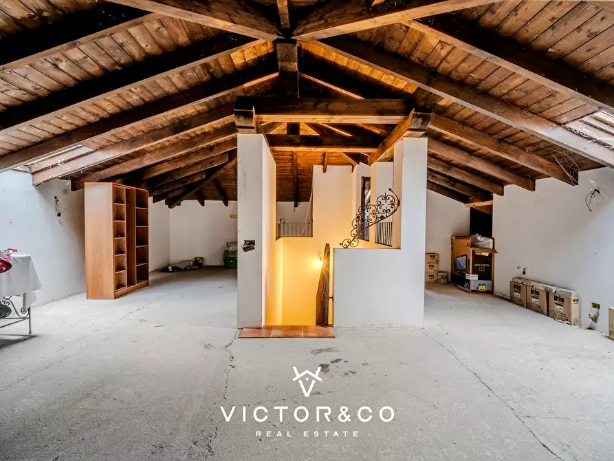 Immagine 19 di Casa bifamiliare in vendita  in Via Borghetto 4 a Casalino