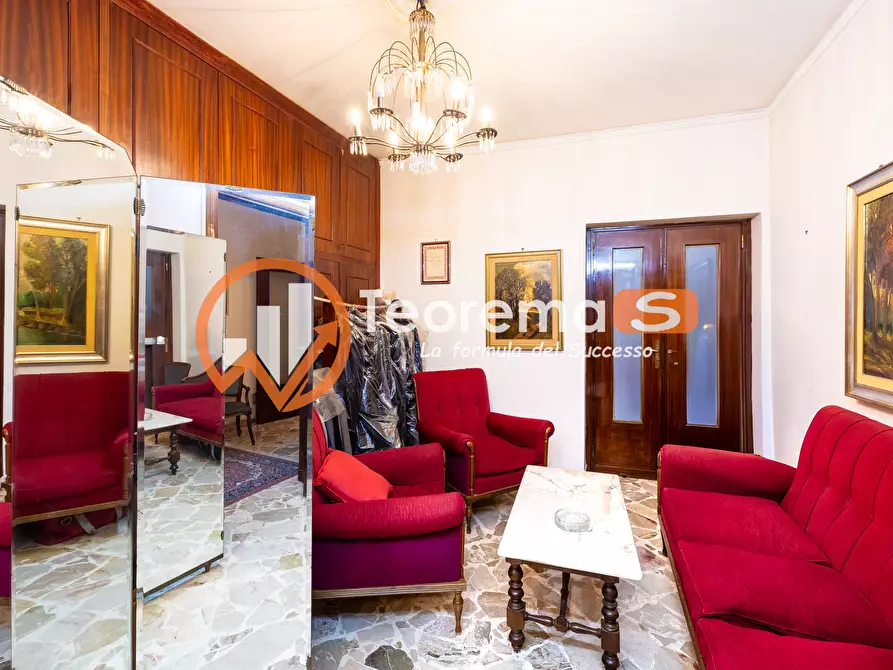 Immagine 4 di Appartamento in vendita  in Via Serradifalco a Palermo