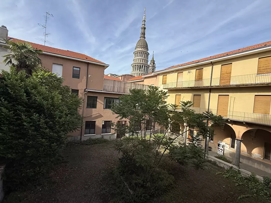 Immagine 1 di Palazzo in vendita  in Via San Gaudenzio 11 a Novara
