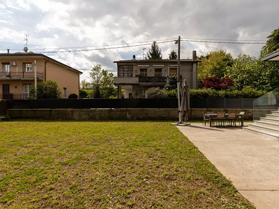Immagine 38 di Villa in vendita  in Via Bruno Buozzi 16 a Sovico