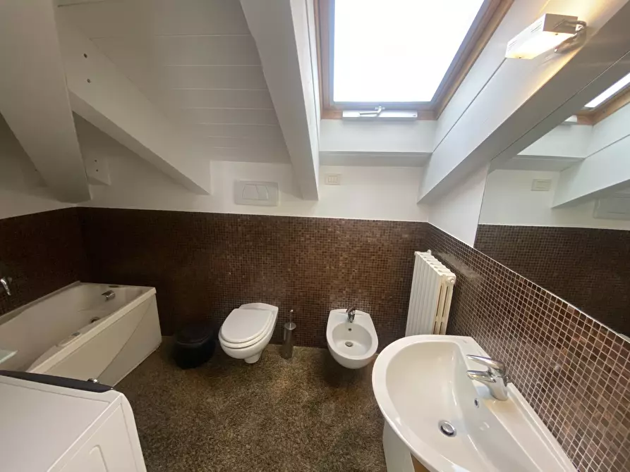 Immagine 33 di Trilocale in vendita  in Via Catalani 1 a Monza