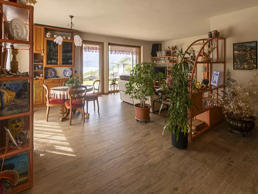 Immagine 26 di Villa in vendita  in Via Colombèe 11 a Colico