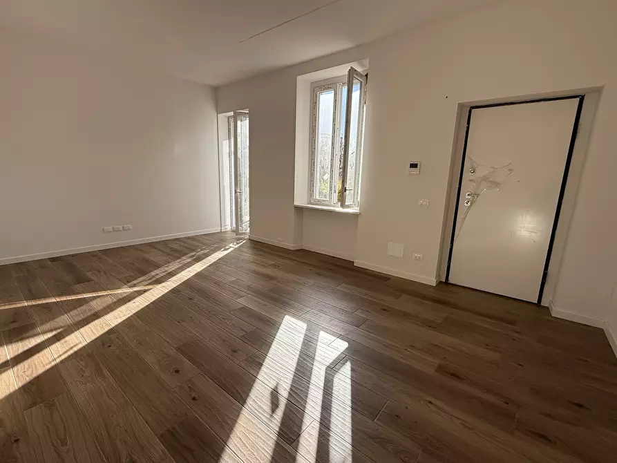 Immagine 18 di Bilocale in vendita  in Via Giuseppe Sirtori 1 a Carate Brianza