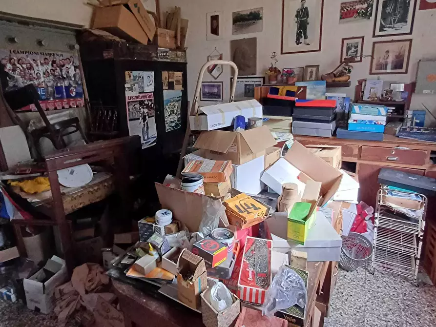 Immagine 3 di Locale commerciale in vendita  a Fornovo Di Taro