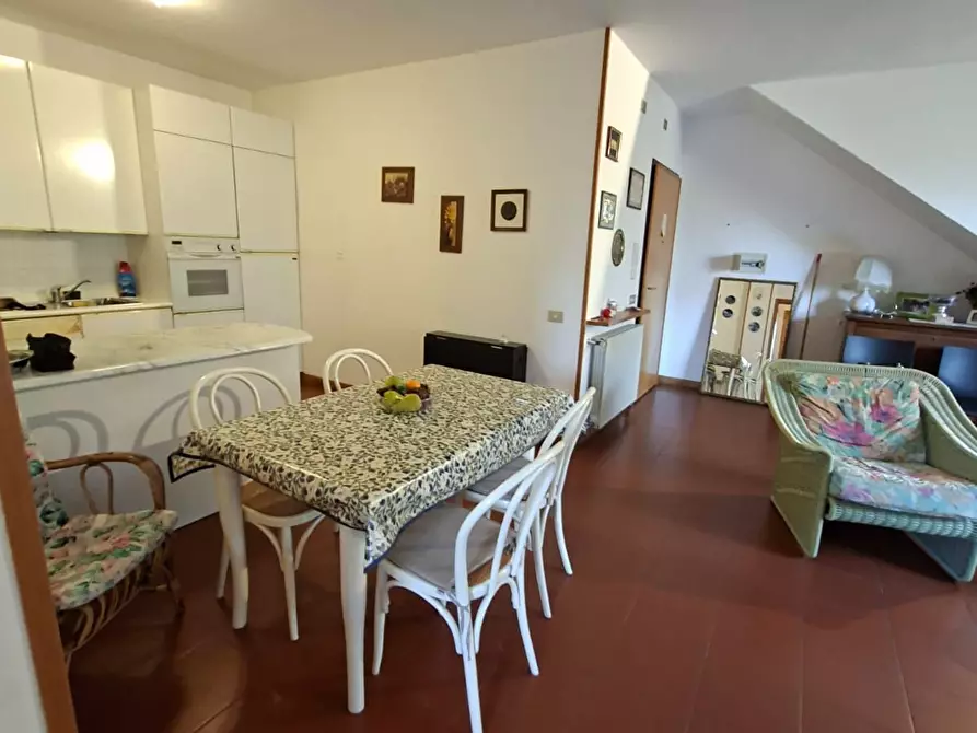 Immagine 10 di Quadrilocale in vendita  a Massa