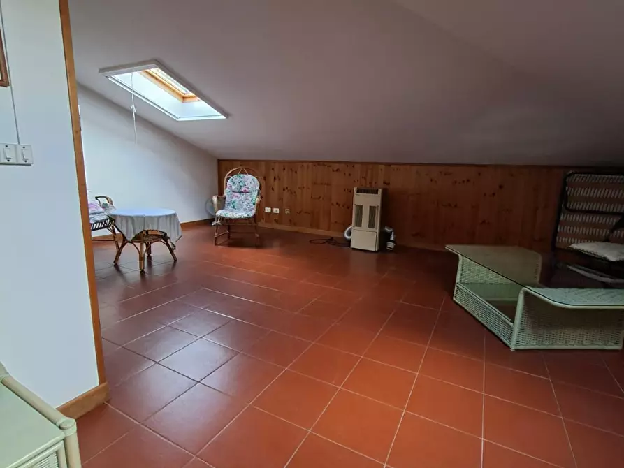 Immagine 46 di Quadrilocale in vendita  a Massa