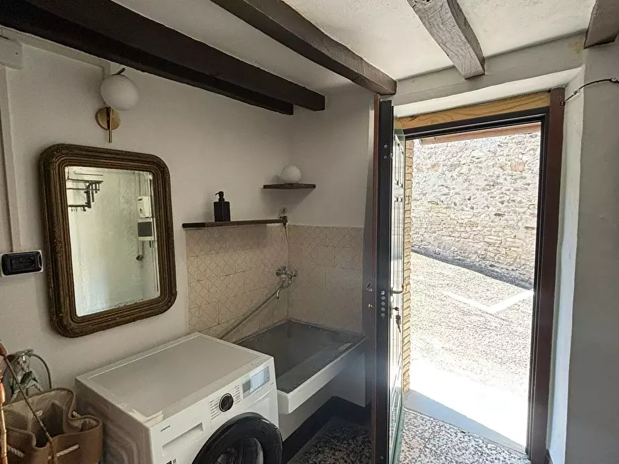 Immagine 5 di Porzione di casa in vendita  a Terenzo