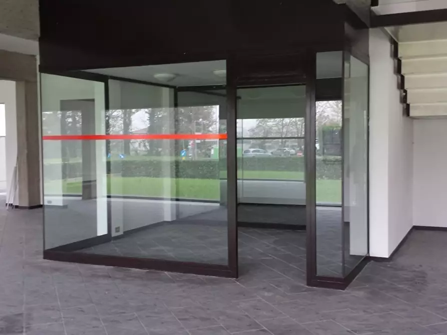 Immagine 29 di Attività artigianale in vendita  a Collecchio