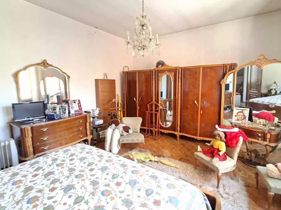 Immagine 37 di Trilocale in vendita  a Medesano