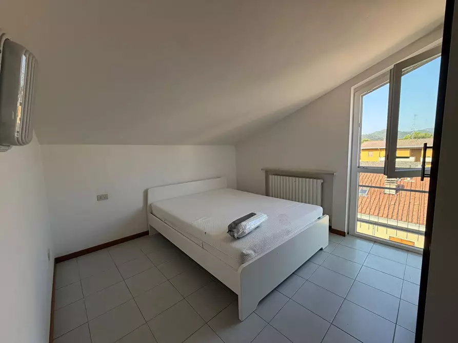 Immagine 8 di Trilocale in affitto  a Medesano