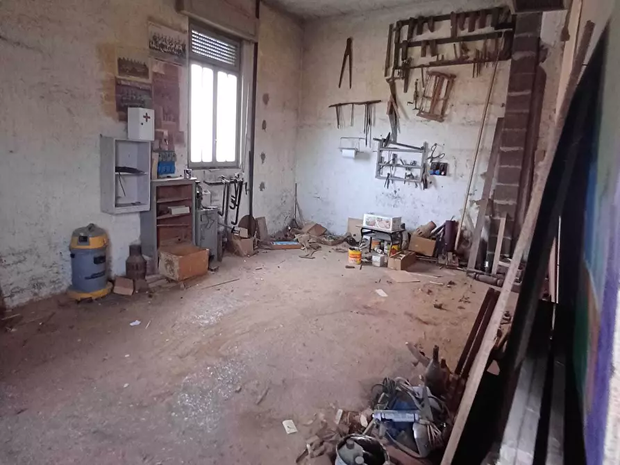 Immagine 11 di Locale commerciale in vendita  a Fornovo Di Taro