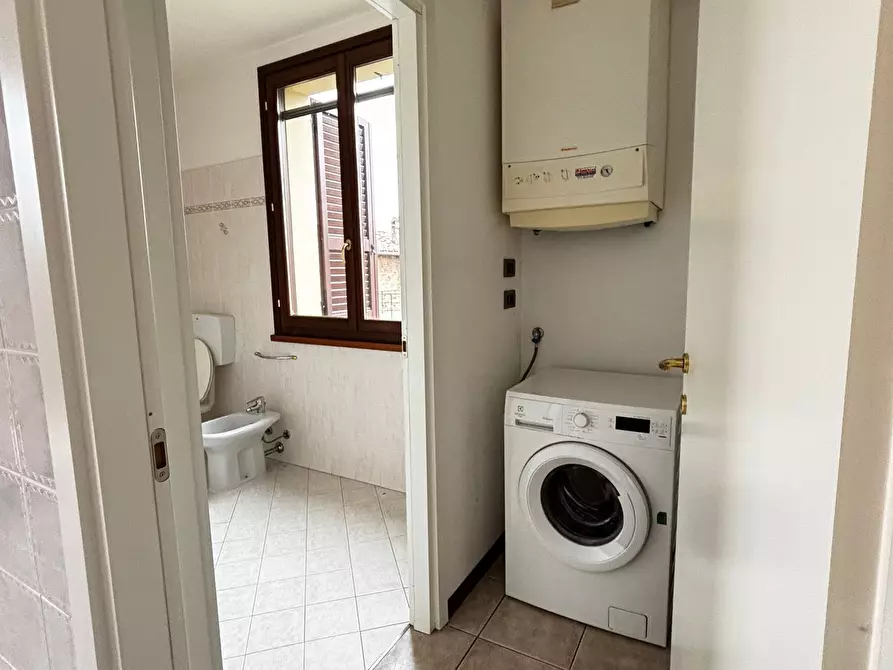 Immagine 14 di Monolocale in vendita  a Medesano