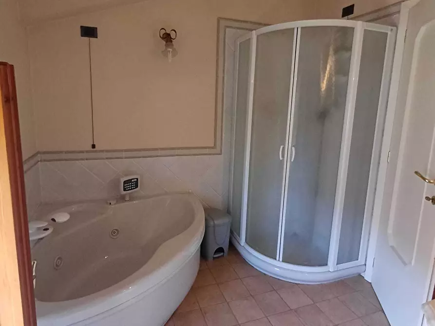 Immagine 37 di Casa bifamiliare in vendita  a Varano De' Melegari