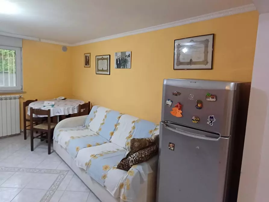 Immagine 5 di Bilocale in vendita  a Medesano