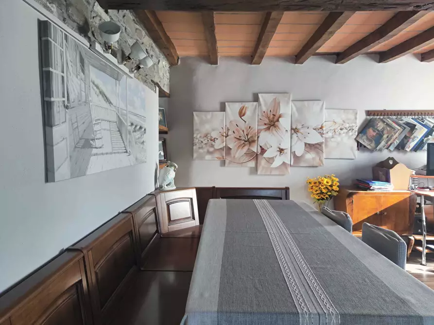 Immagine 29 di Casa indipendente in vendita  a Varano De' Melegari