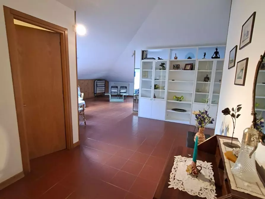 Immagine 44 di Quadrilocale in vendita  a Massa