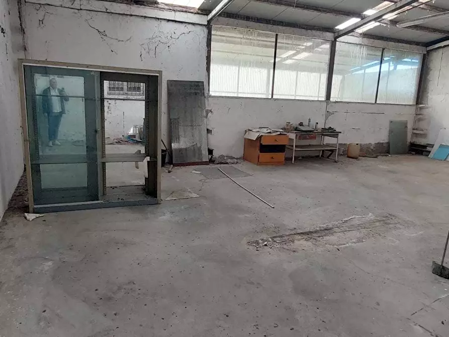 Immagine 10 di Attività artigianale in vendita  a Parma