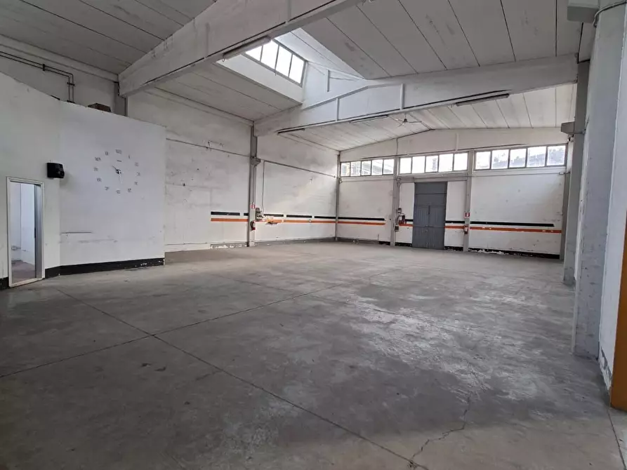 Immagine 7 di Capannone industriale in vendita  a Parma