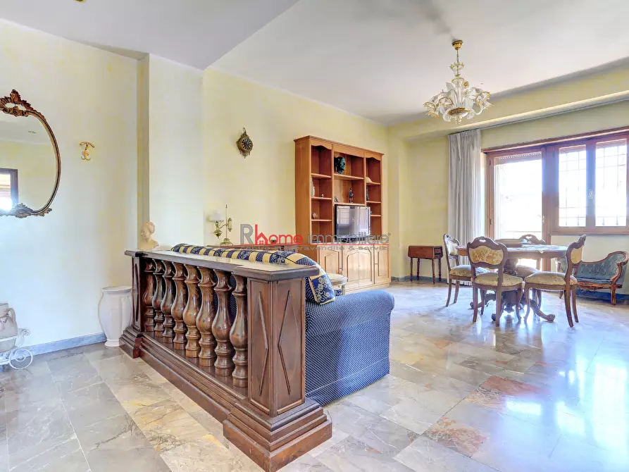 Immagine 2 di Trilocale in vendita  in Via Monte Lupo Fiorentino 99 a Roma