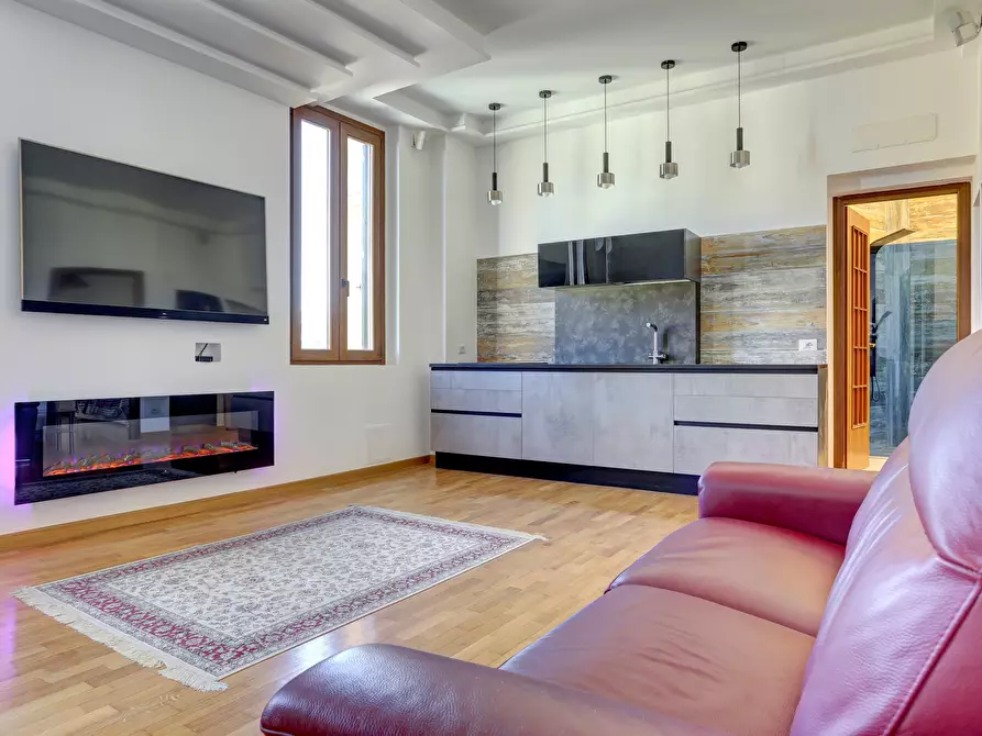 Immagine 6 di Trilocale in vendita  in VIA DI SAN GIOVANNI IN LATERANO 190 a Roma