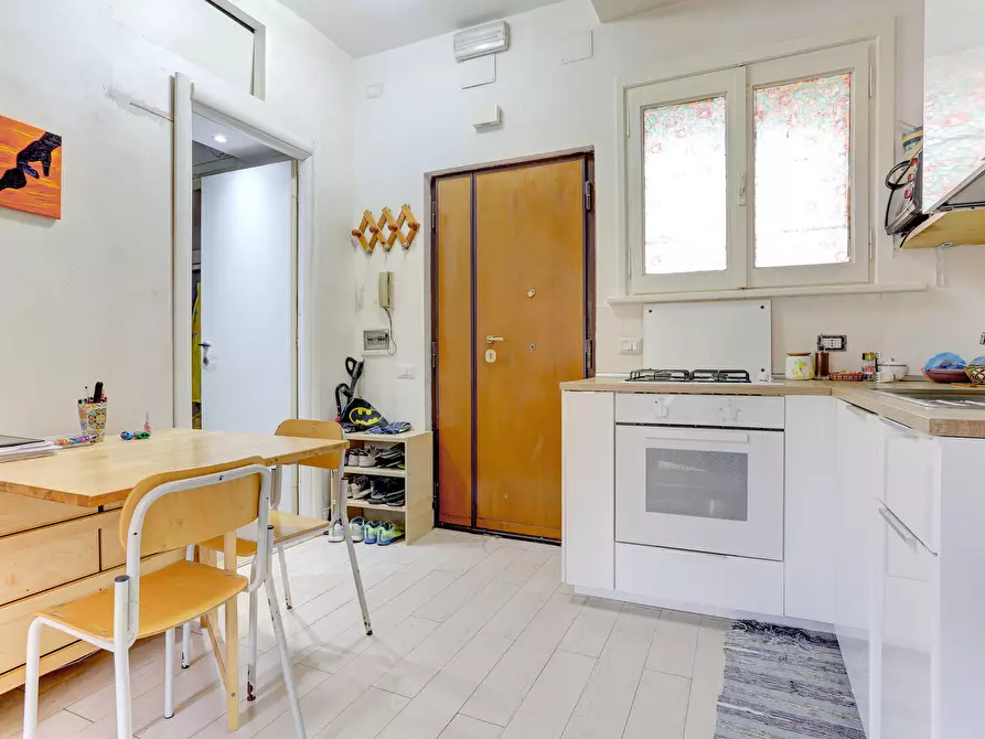 Immagine 10 di Bilocale in vendita  in VIA TUSCOLANA 1000 a Roma