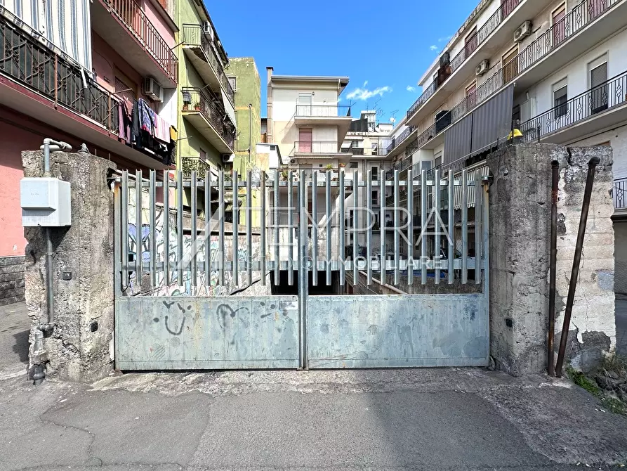 Immagine 34 di Appartamento in vendita  in Via Catanzaro a Adrano