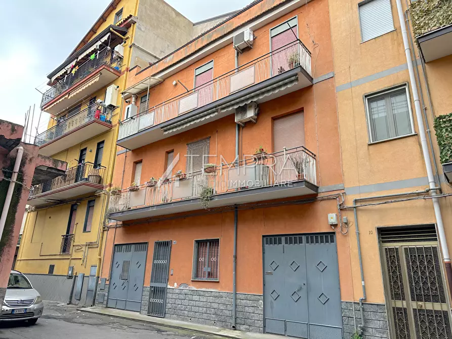 Immagine 1 di Casa indipendente in vendita  in Via Reggio Calabria 14 a Adrano