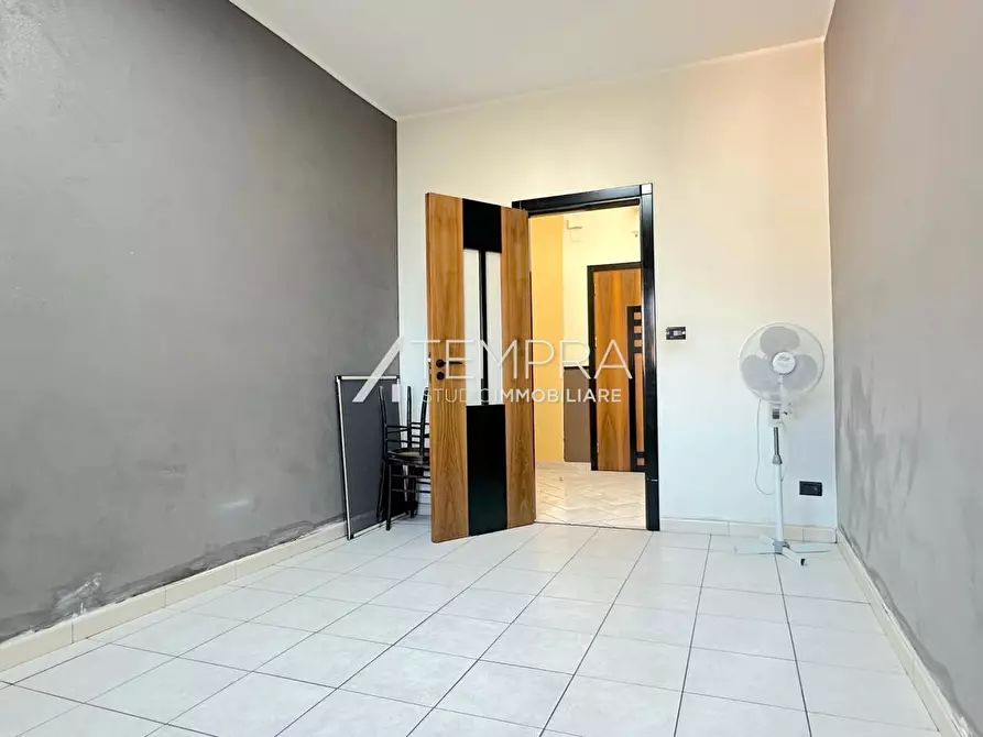 Immagine 13 di Appartamento in vendita  in VIA PAOLO VI a Adrano