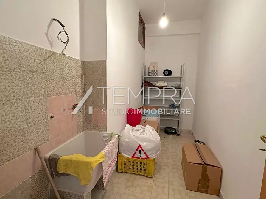 Immagine 15 di Appartamento in vendita  in Via Battiati 96 a Adrano