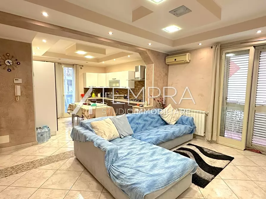 Immagine 2 di Appartamento in vendita  a Aci Castello