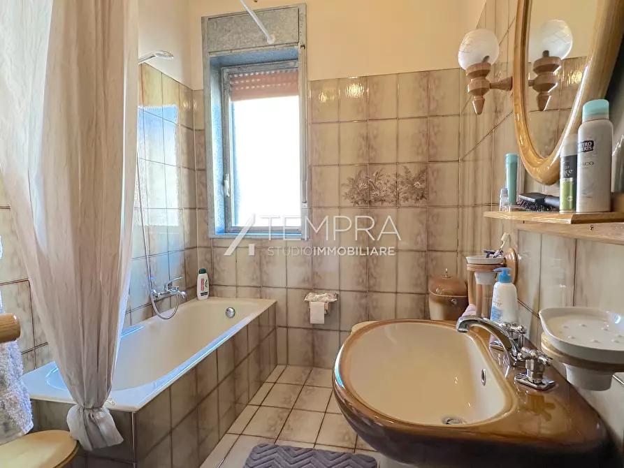 Immagine 21 di Appartamento in vendita  in via archeologica 12 a Adrano